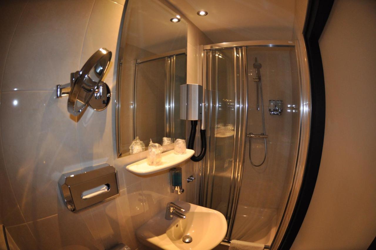 Budget Hotel Le Beau Rivage Middelburg Exterior photo